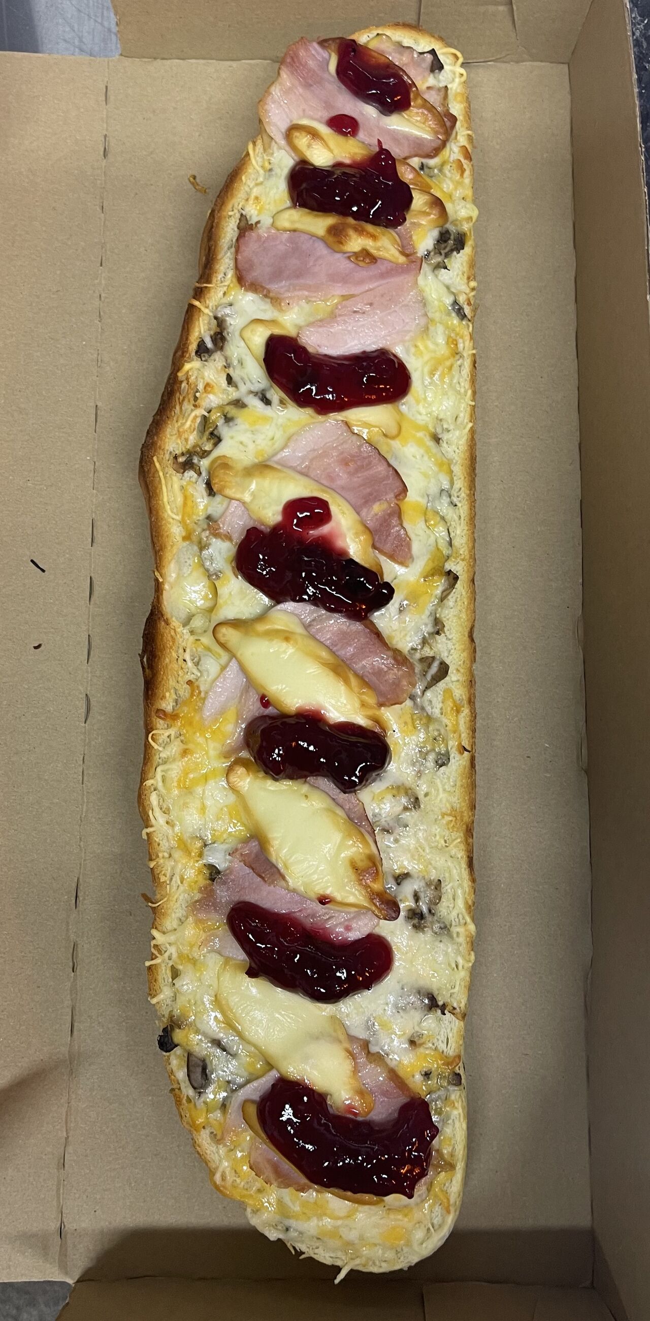 ZAPIEKANKA #6
BOCZEK
OSCYPEK
ŻURAWINA
FARSZ PIECZARKOWY
SER GOUDA I CHEDDAR