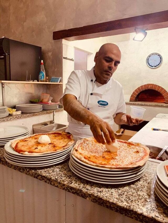 Aladino Prepara Le Pizze!