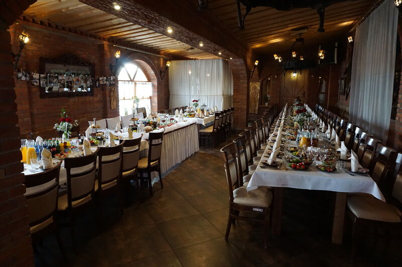 w naszej restauracji możecie Państwo zorganizować chrzciny, wesela, bankiety, imprezy okolicznościowe.