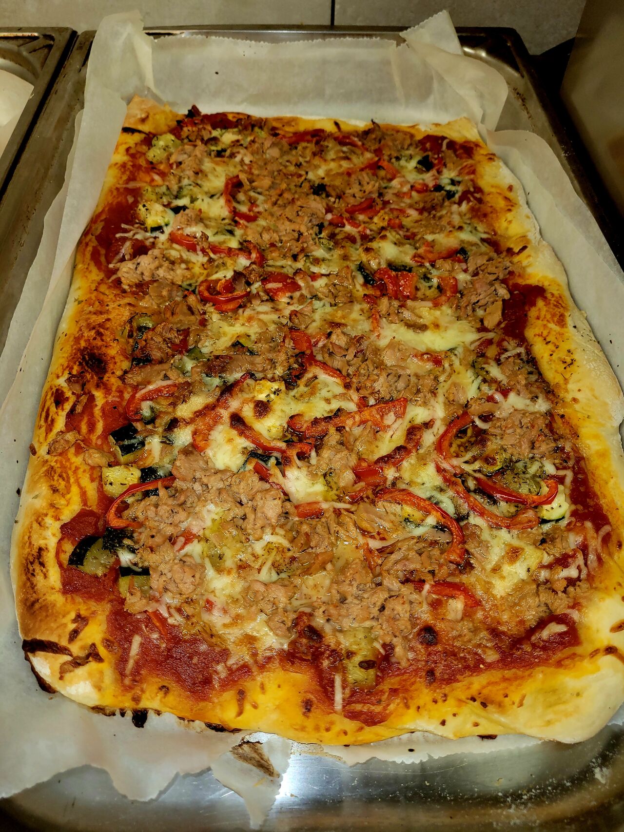 Thon,poivrons, origan 28€