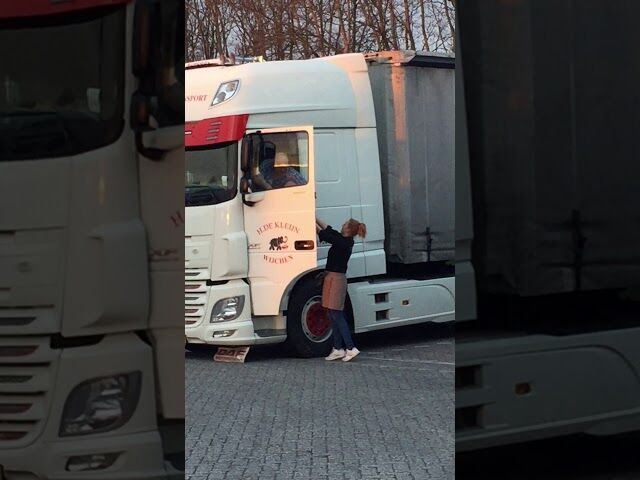In Corona-tijd brengen wij het eten gewoon naar de chauffeurs toe
