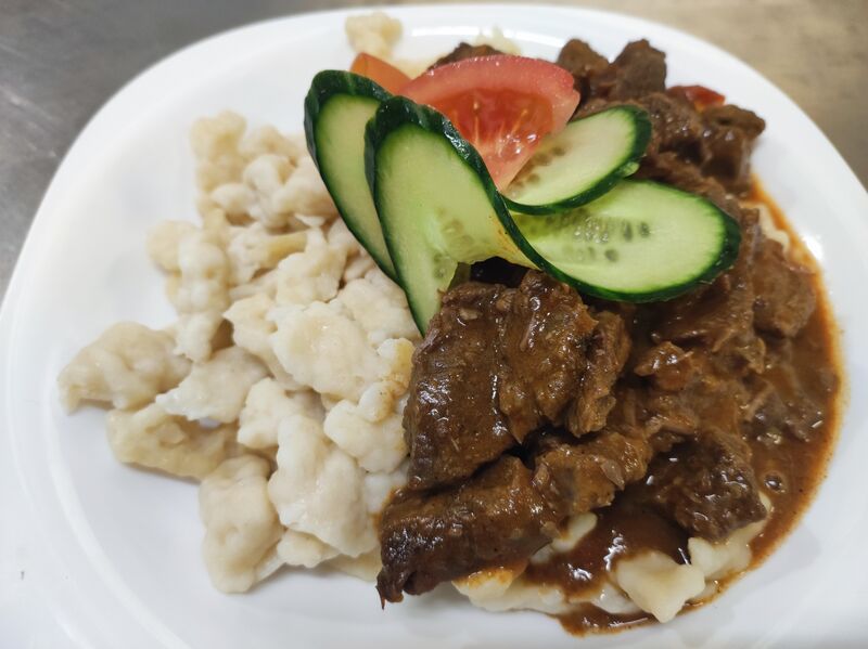 Vadpörkölt galuskával