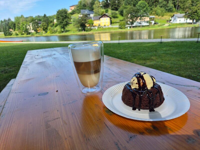Kaffee mit Kuchen