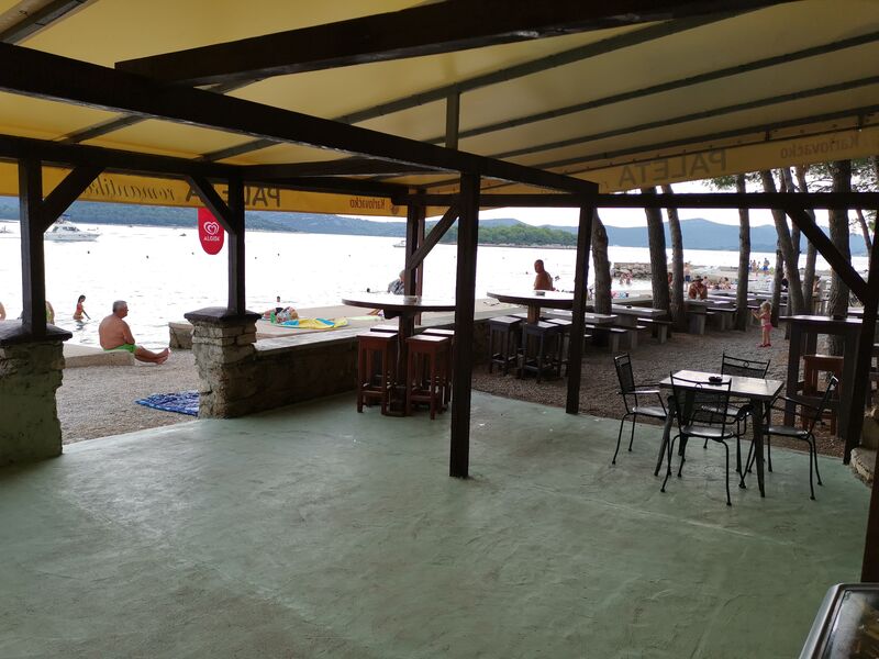 Our tasty fast food and special local cuisine in Jezera. Come and try it out!