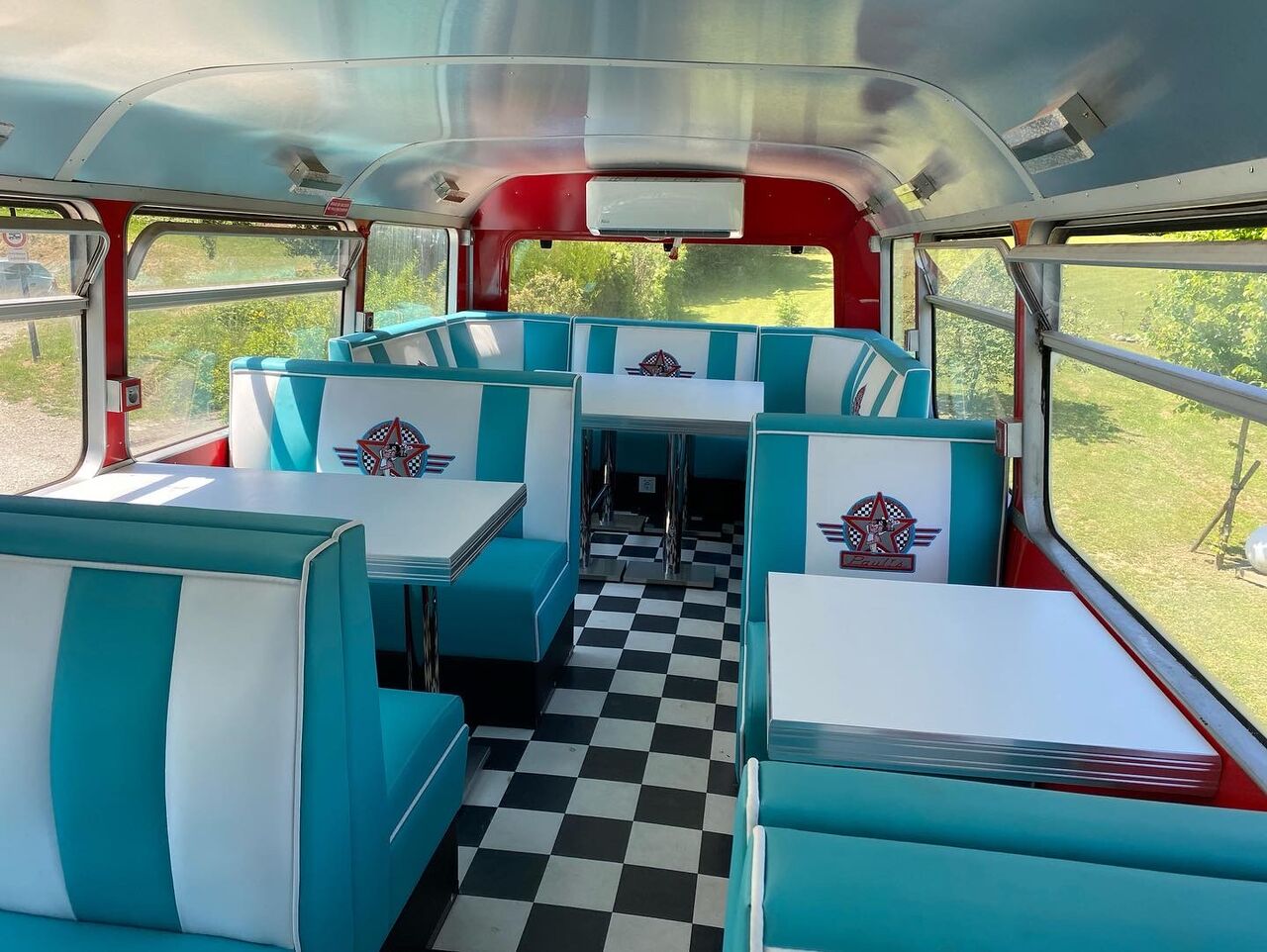 la salle du bus à l'étage