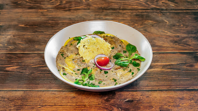 Ravioles du moment végétarienne, crème truffé ou parmesan, chips de parmesan