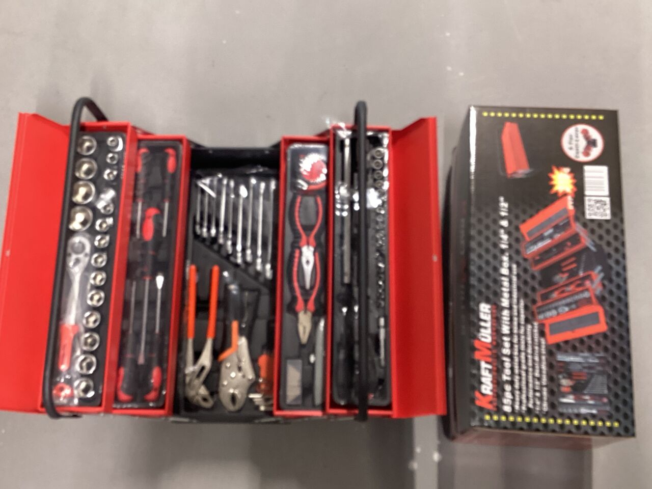 Caisse à outils 85 pièces 