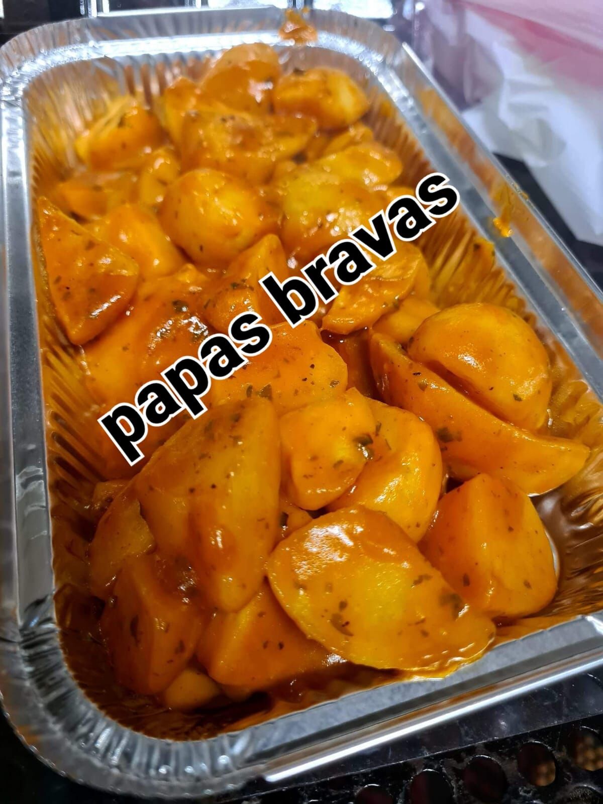 Papas bravas en salsa casera