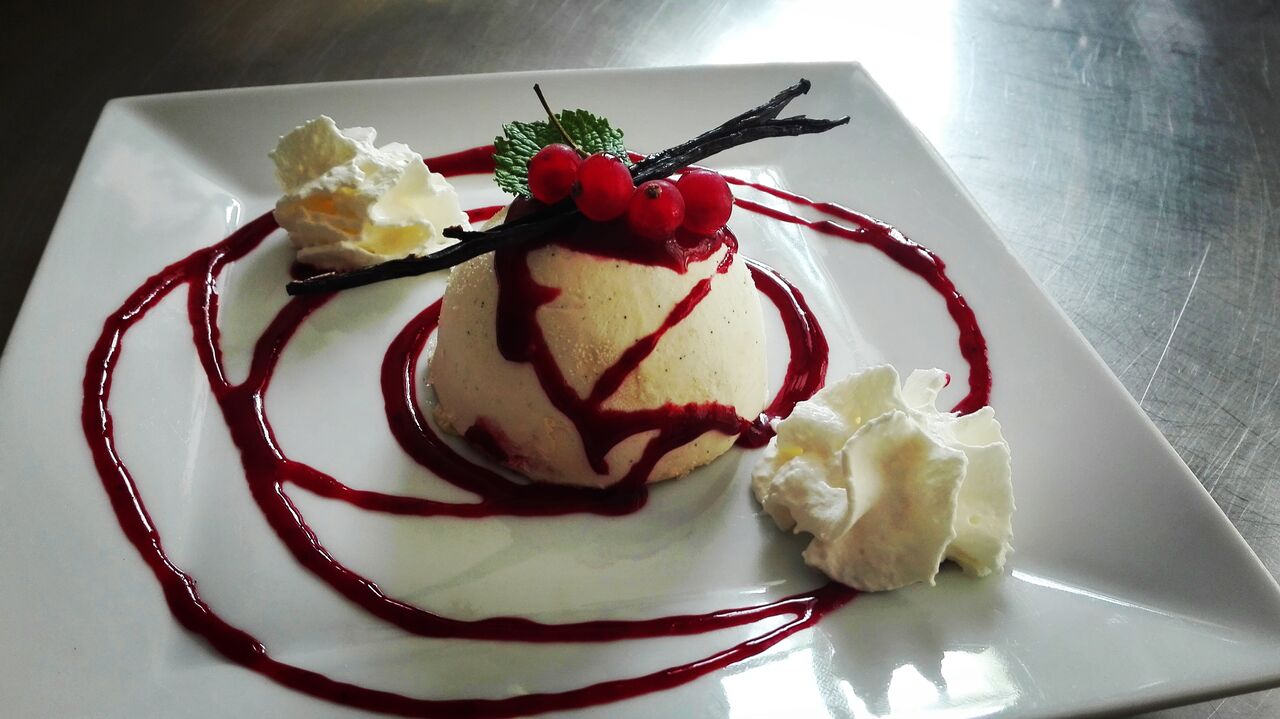 Dôme vanille cœur framboise