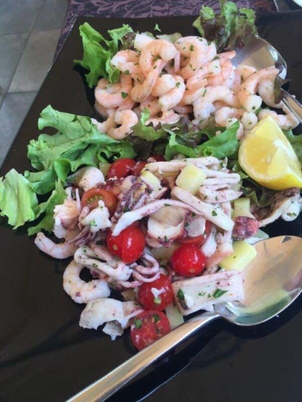 Insalata tiepida di mare con gamberetti al limone