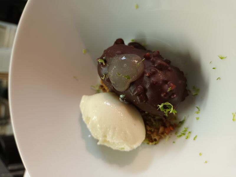 rocher chocolat praliné, sorbet poire citron vert
