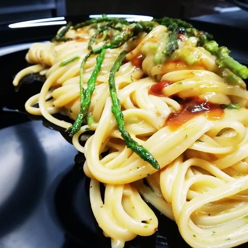 Spaghetti ricci e asparagi 