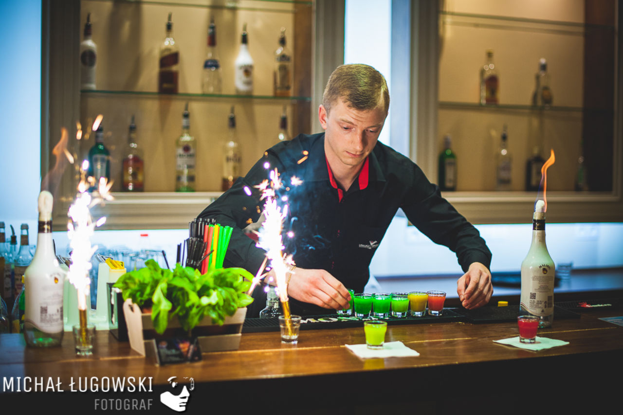 Drink bar