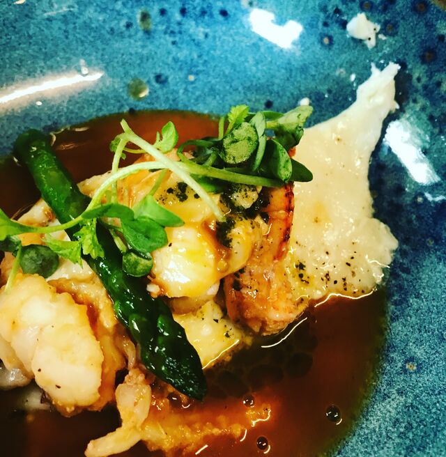 Traag gegaarde pladijsfilet/ kreeft/fondu van tomaat/jus van schaaldieren