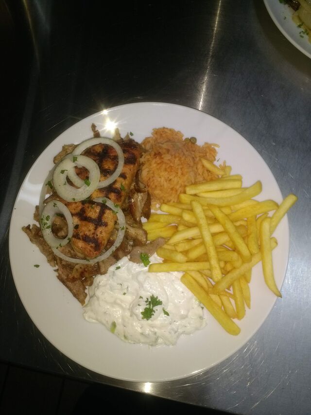 Restaurant Korfu der Grieche am Bach - Nusse | Griechische Küche in ...