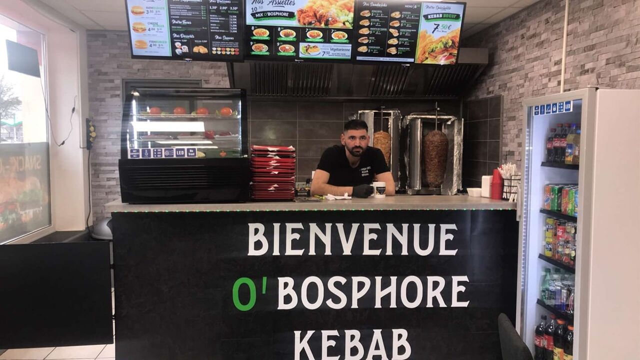 Kebabs, tacos, burgers, wraps, assiettes orientales, salades, spécialités turques : nos plats savoureux vous feront voyager !