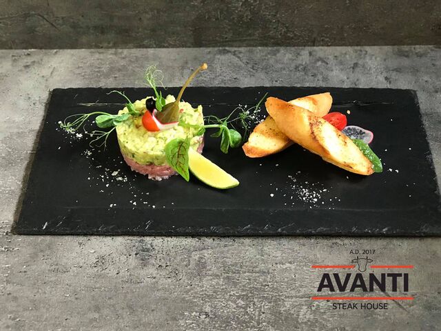 Przystawka - tatar z tuńczyka 