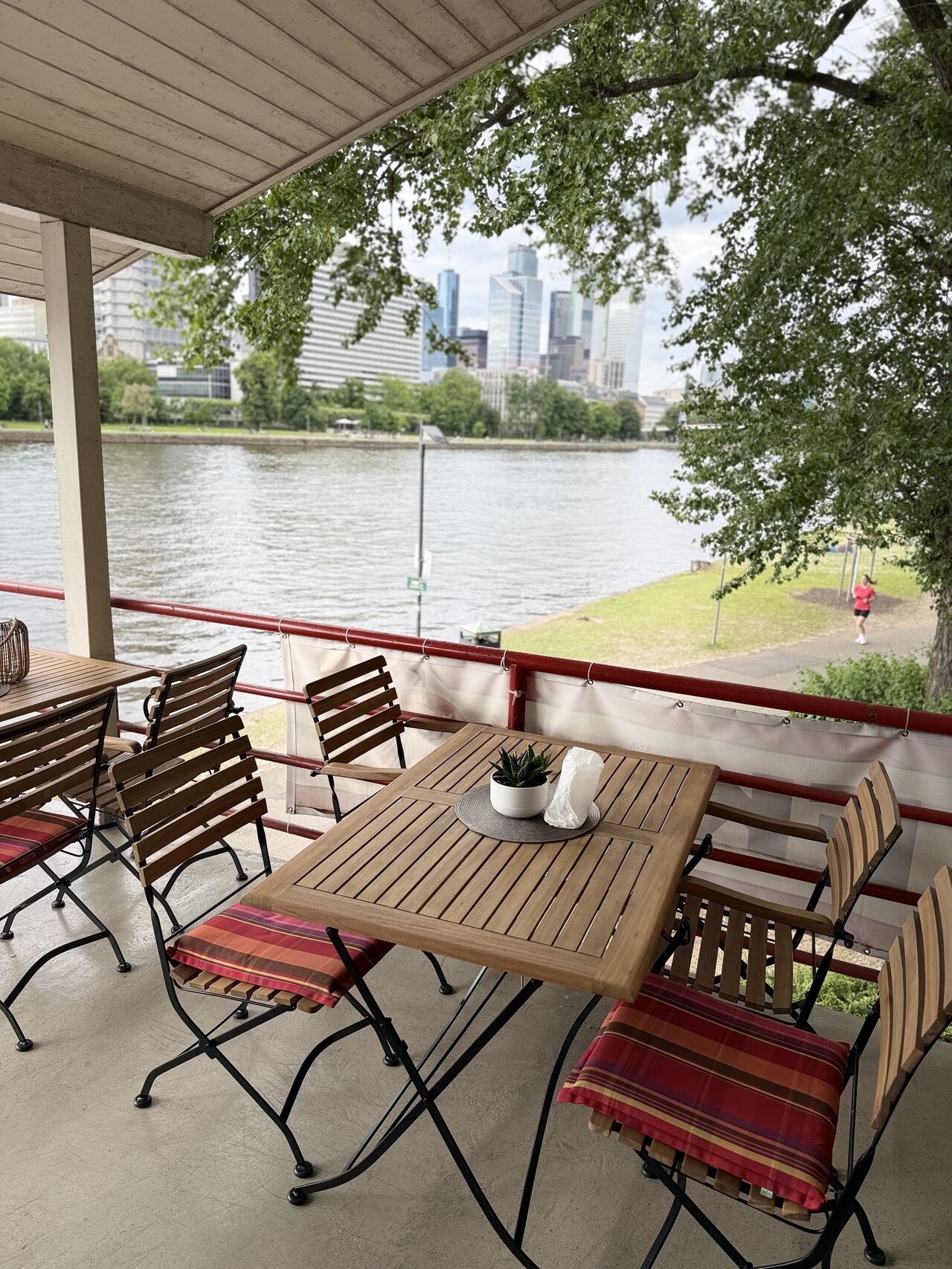 Große Terasse mit SkylineBlick 