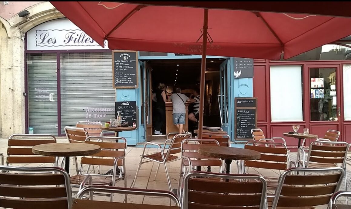 Profitez de notre terrasse pendant les beaux jours