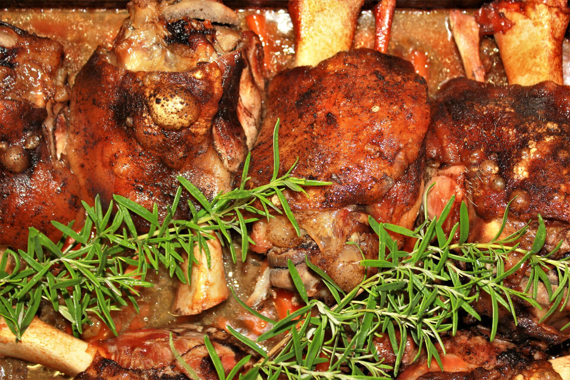 Mit. 24. – Sa. 27.09.2025 Unsere „Haxen & Speareribs“ sind die Besten der Stadt und nur in der Blechtrommel ab 17.00 Uhr