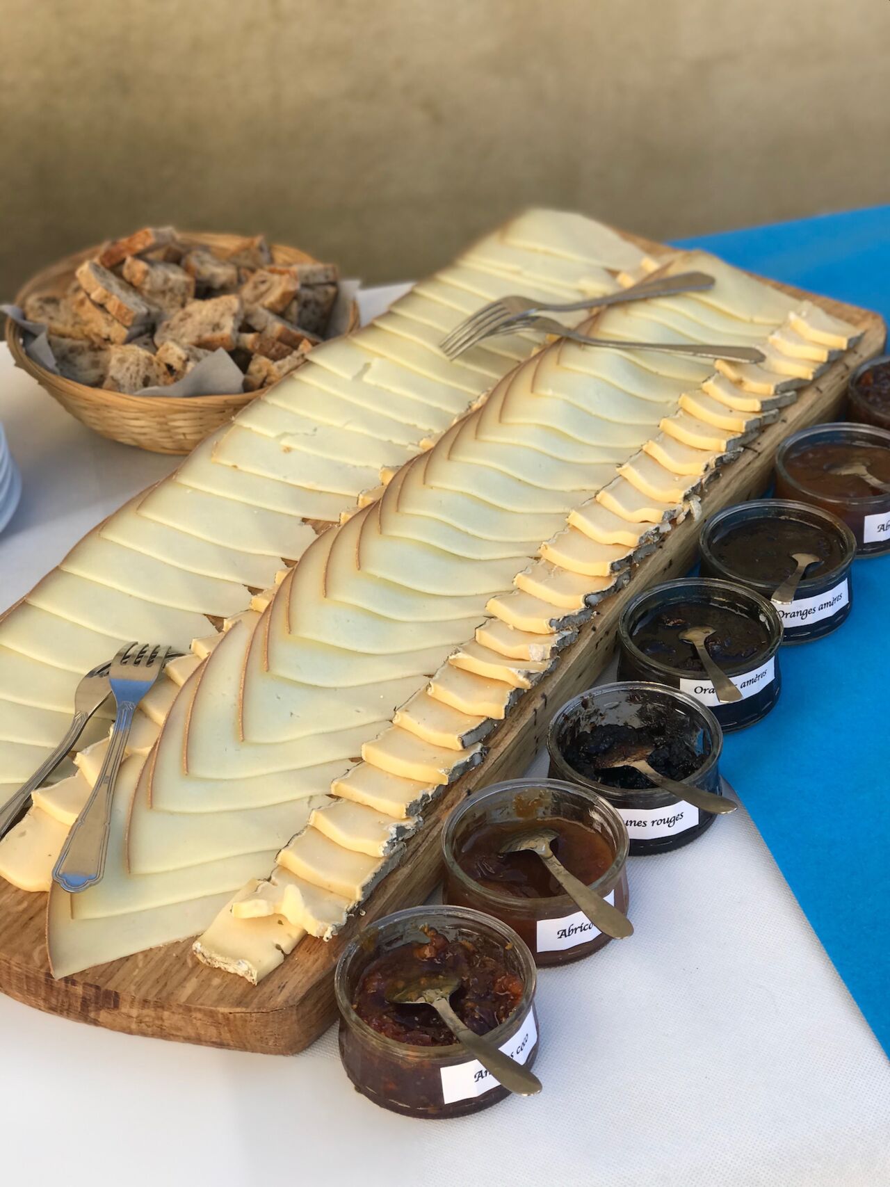 Nos planches découverte de fromages et confitures maison