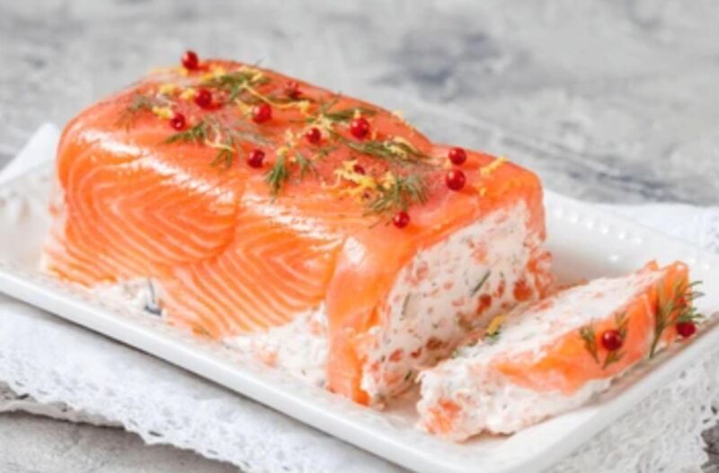 Terrine de Saumon et Saumon fumé, accompagnement salade tomate