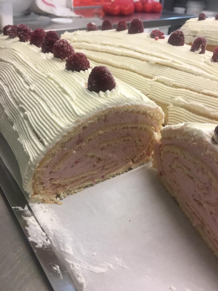 Bûche chocolat blanc framboise faite maison 😋