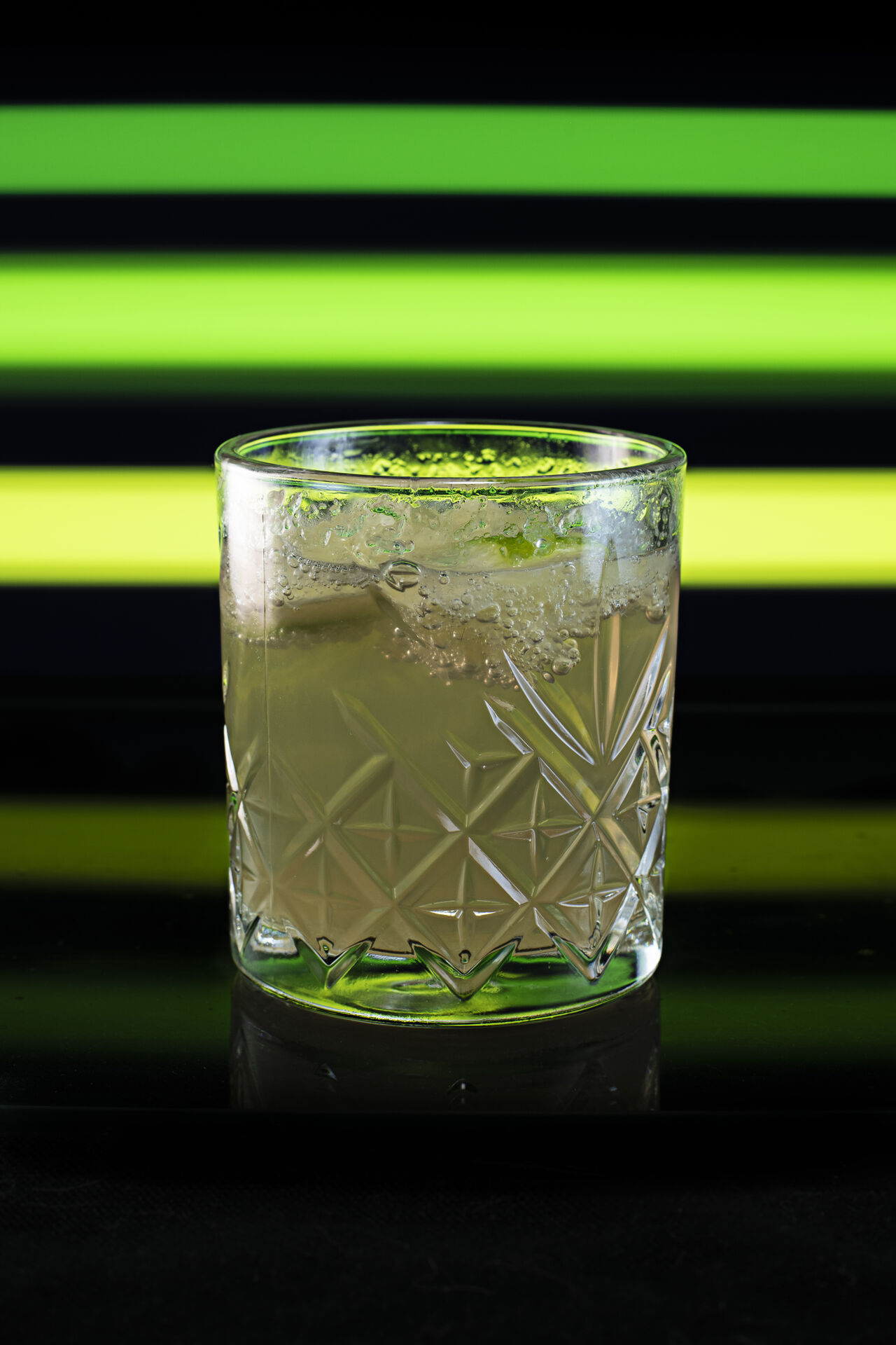 Moscow mule
Ingrédients : vodka, citron vert, ginger beer
Saveur : acidulé et légère amertume
Catégorie : Classique