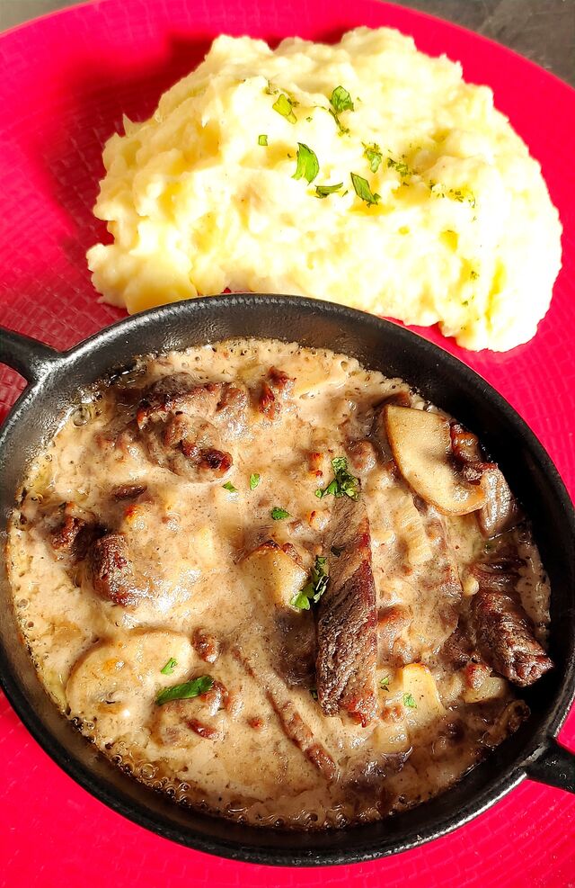 Boeuf Stroganoff