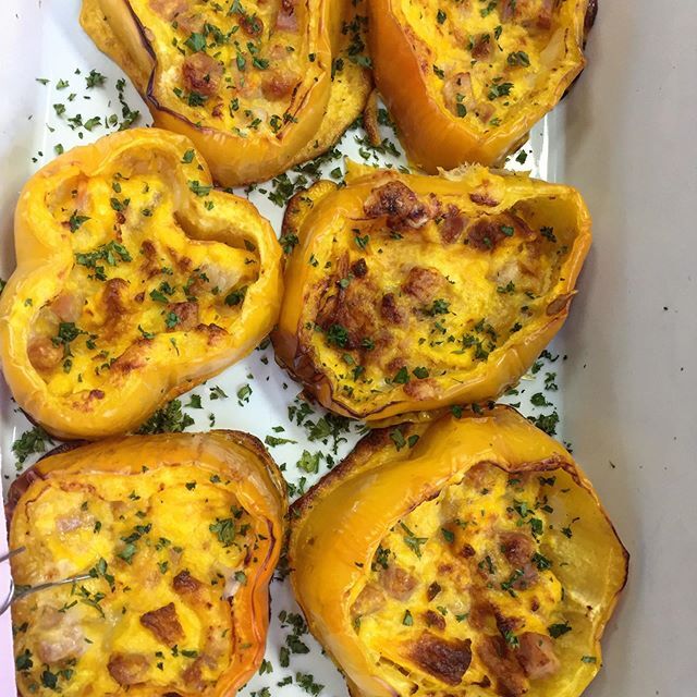 peperoni ripieni di frittatina con prosciutto cotto e provolone