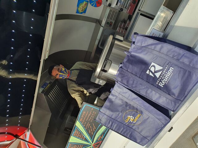 Opération Cari & Union - Repas offerts aux étudiants réunionnais de Bordeaux