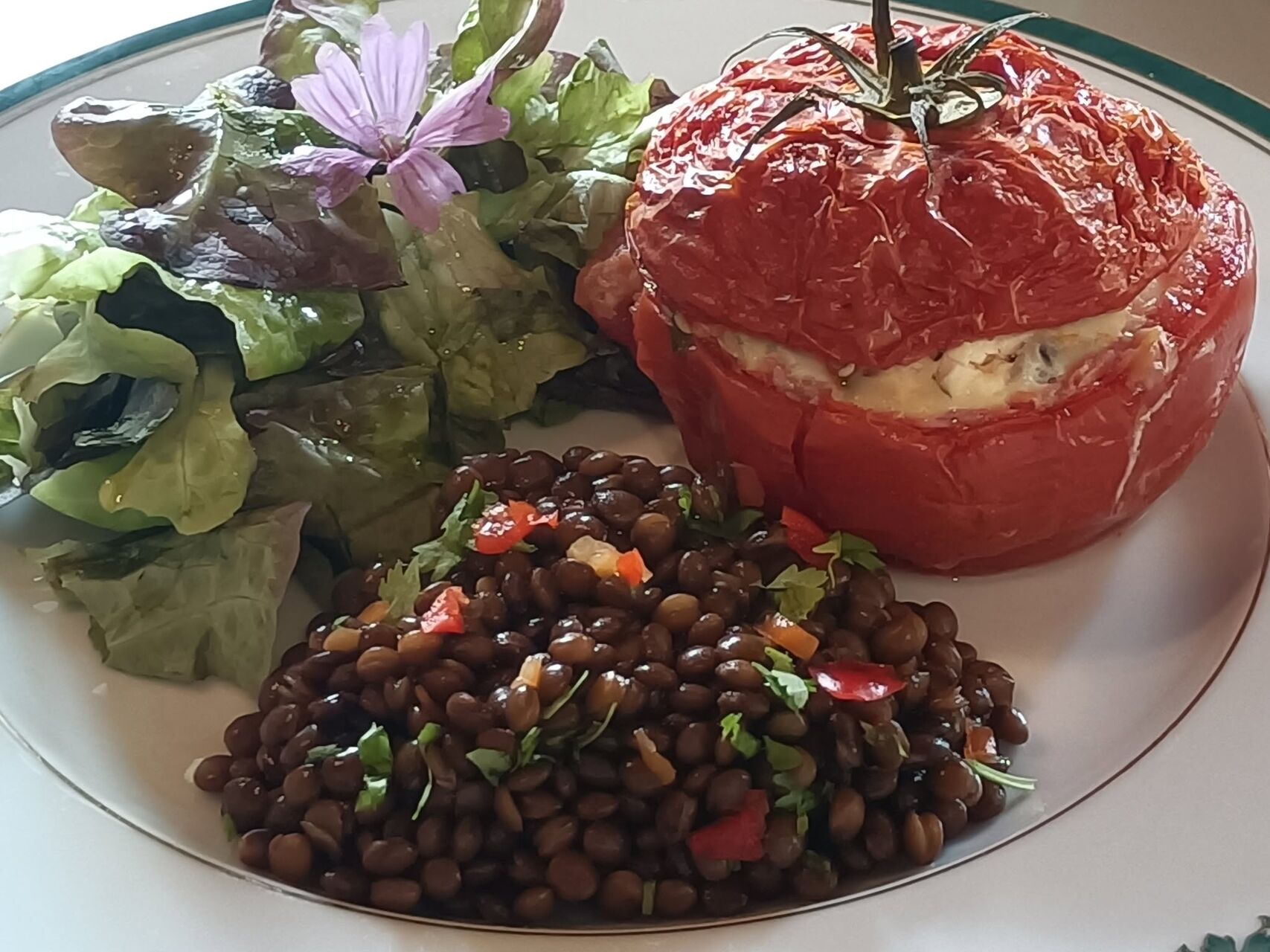 Tomate farcie végétarienne