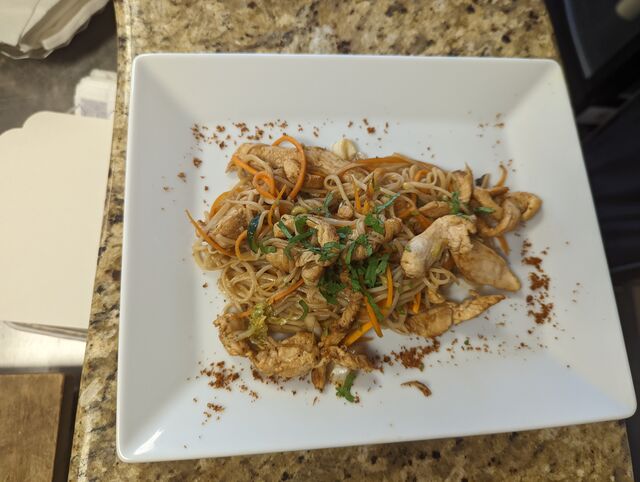 Nouilles sautées au poulet