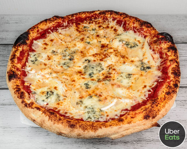 Sauce tomate, mozzarella, parmesan, chèvre, roquefort, origan 14,90 €