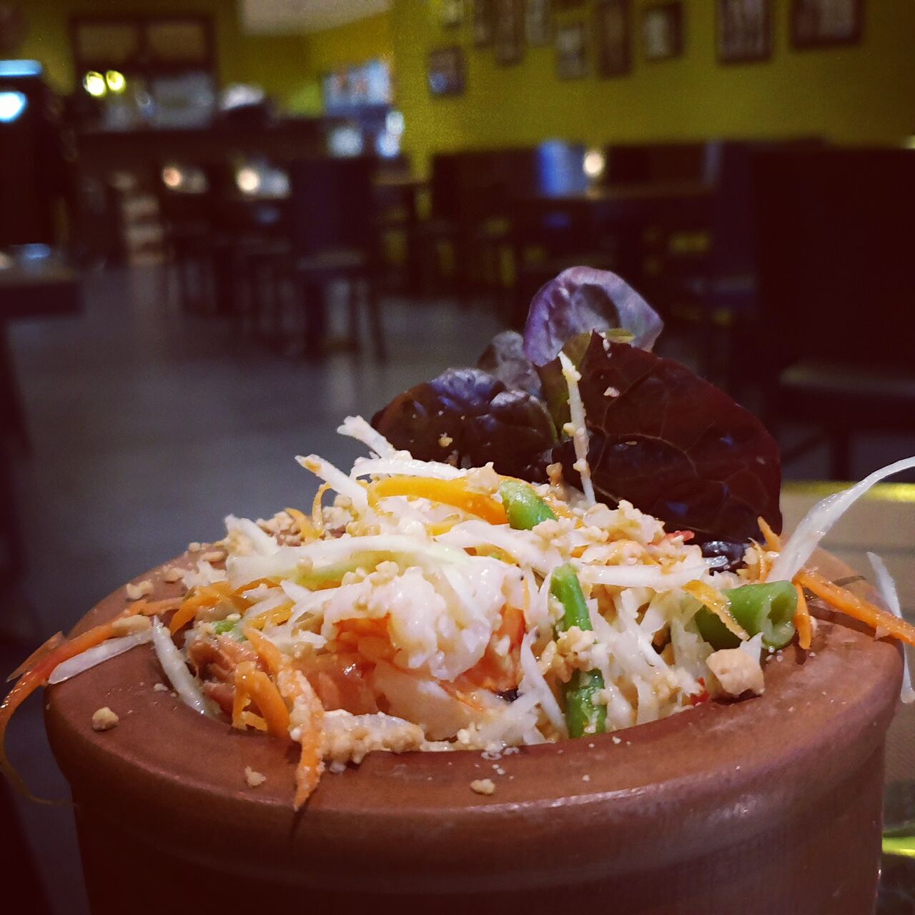 Som Tam, Papaya-Salat mit kurz gedämpften Hummerkrabben.