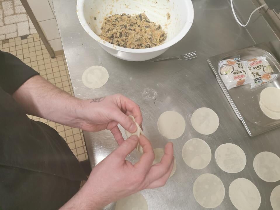 Préparation raviole maison