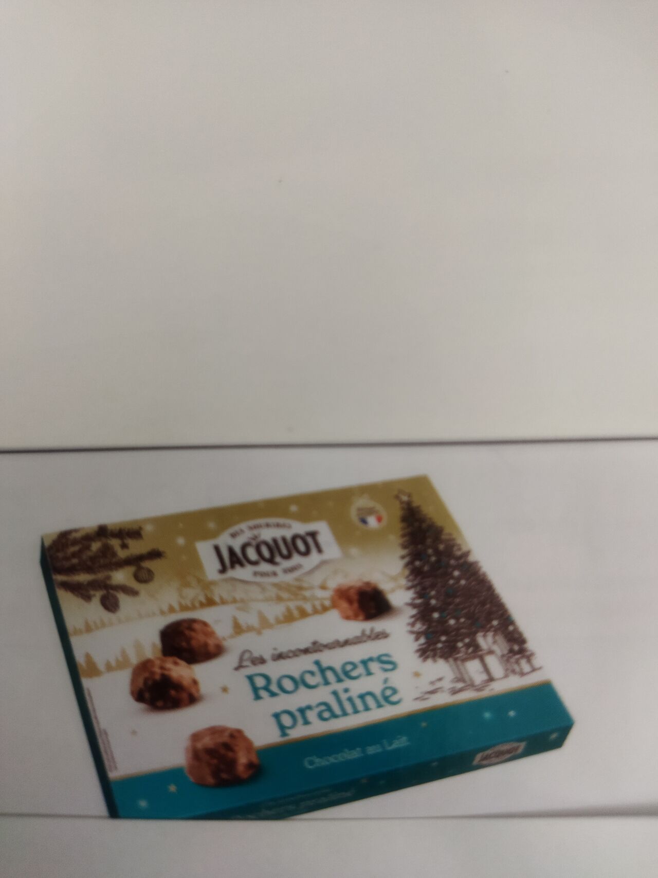 Rochers praliné et chocolats au lait 5.80€ les 300gr