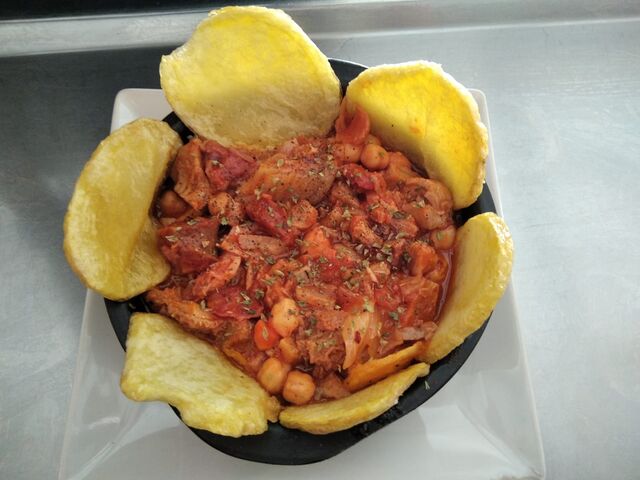 Garbanzos con menudo.