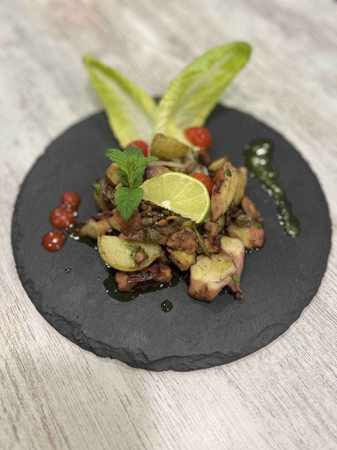 Pulpo a la mediterránea 