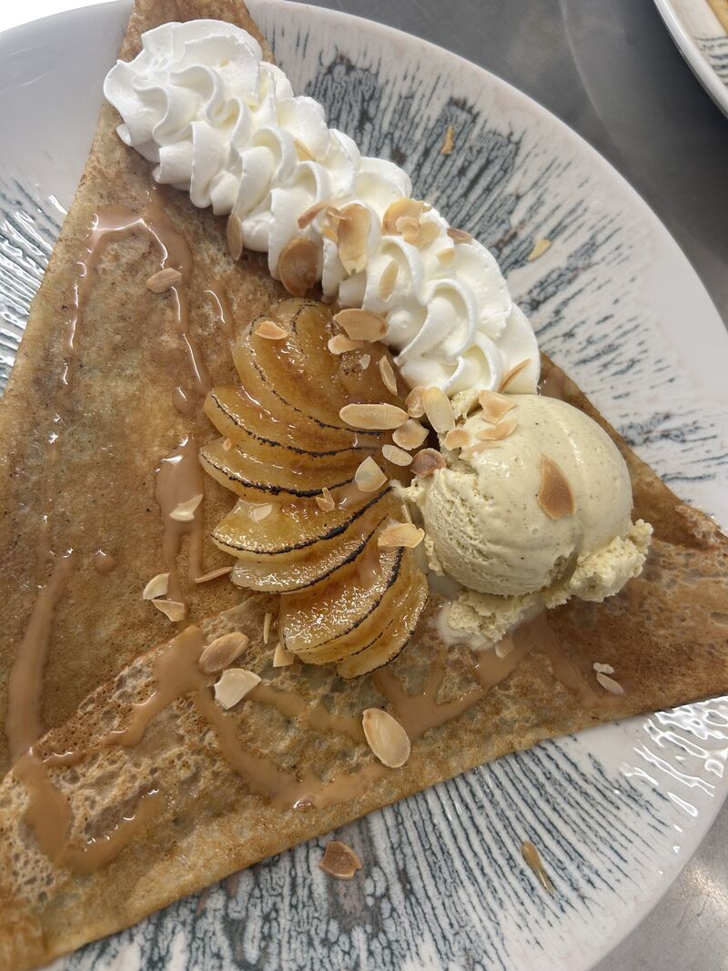 Crêpe poire glace vanille bourbon 