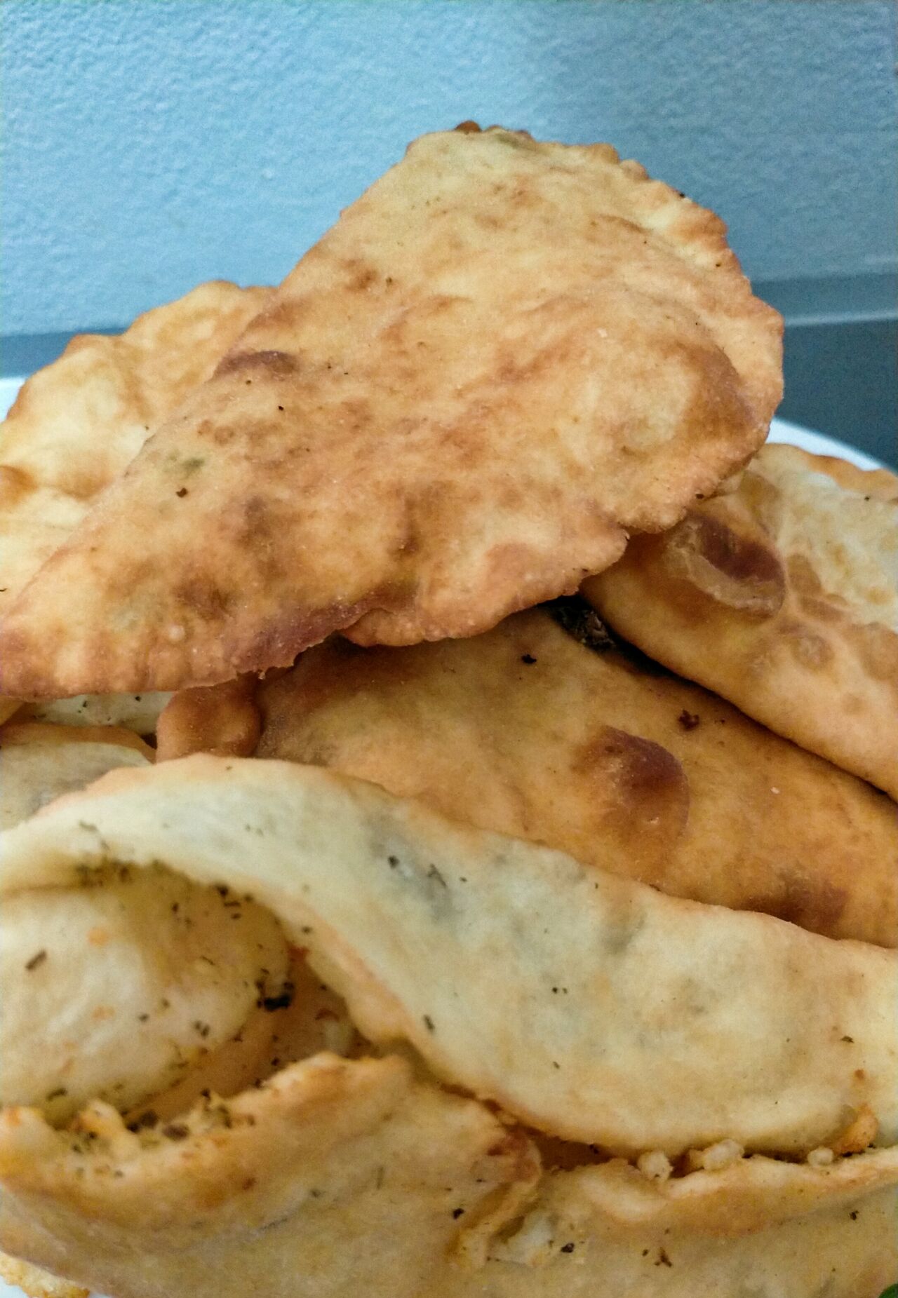 Différents pains / samboussaks fait-maison (commande traiteur)