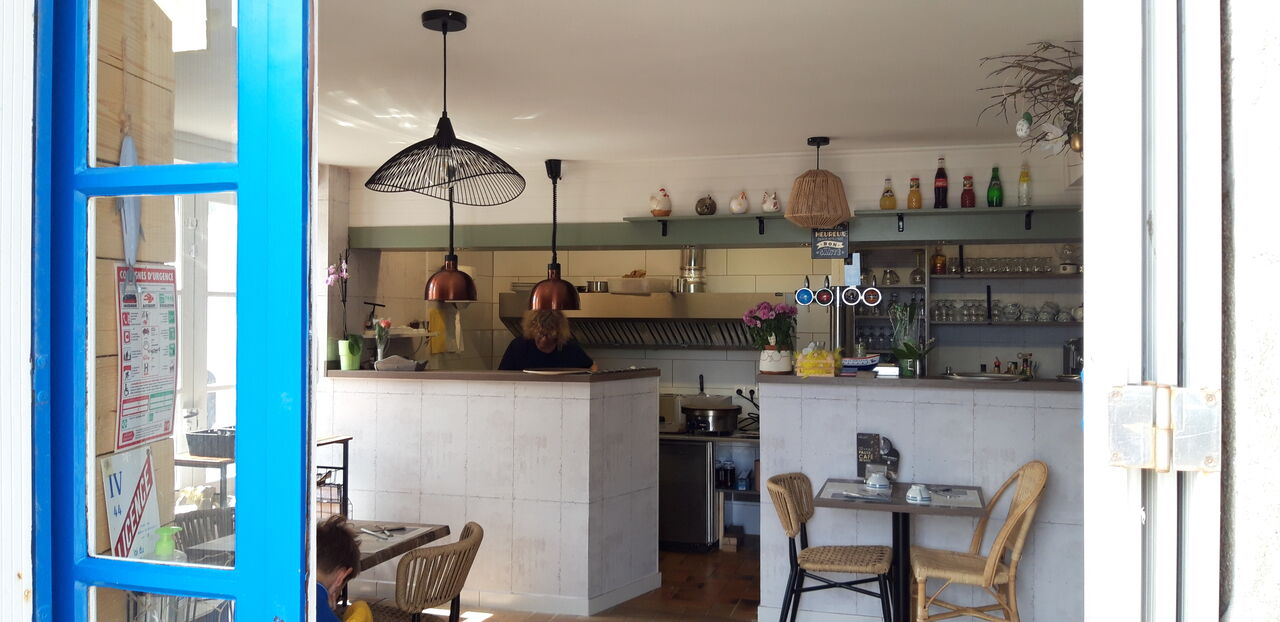 LE PETIT CAVEAU LE CROISIC