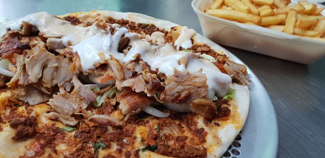 Lahmacun.
immer was leckeres ;)