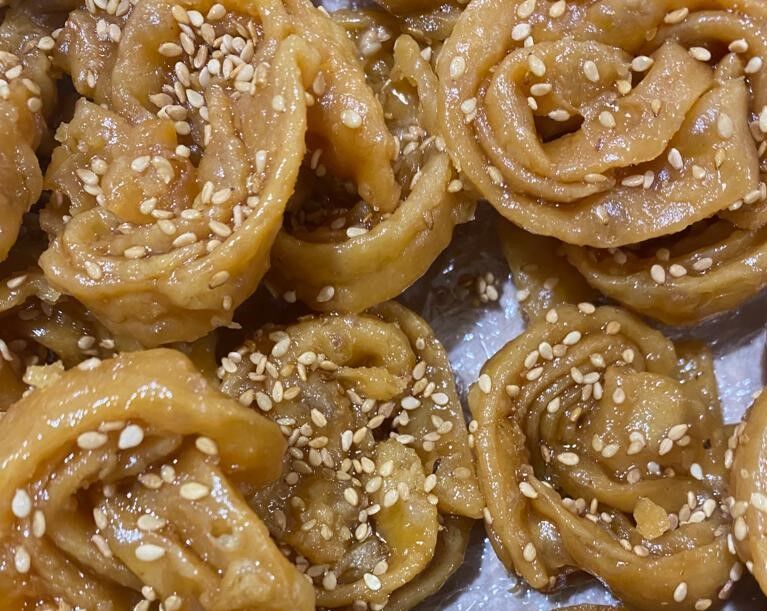 Patisseries orientales - Chabakia (miel graine de sésames)