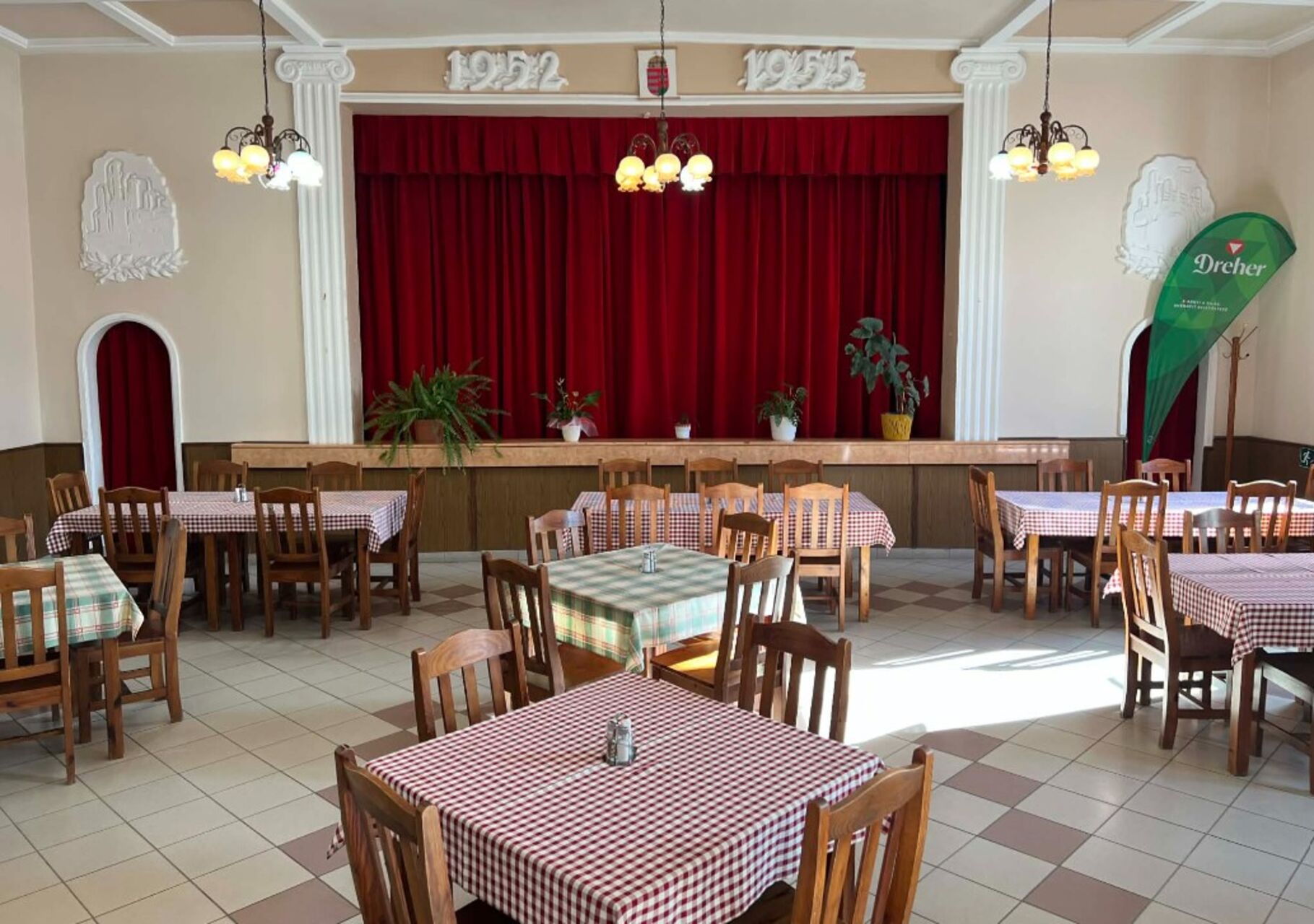 Üdvözlünk az Olajos Étteremben! Zalaegerszeg szívében, a MOL telephelyén.