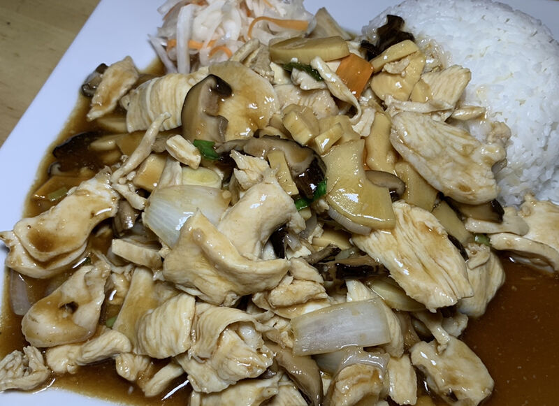 Kuřecí s houbami shitake a bambusem
