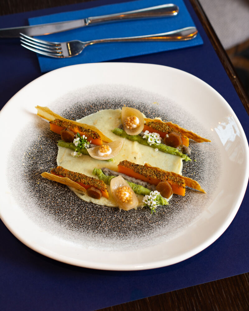 Entrée végétarienne à base de légumes racines