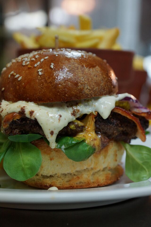 BEEF BURGER