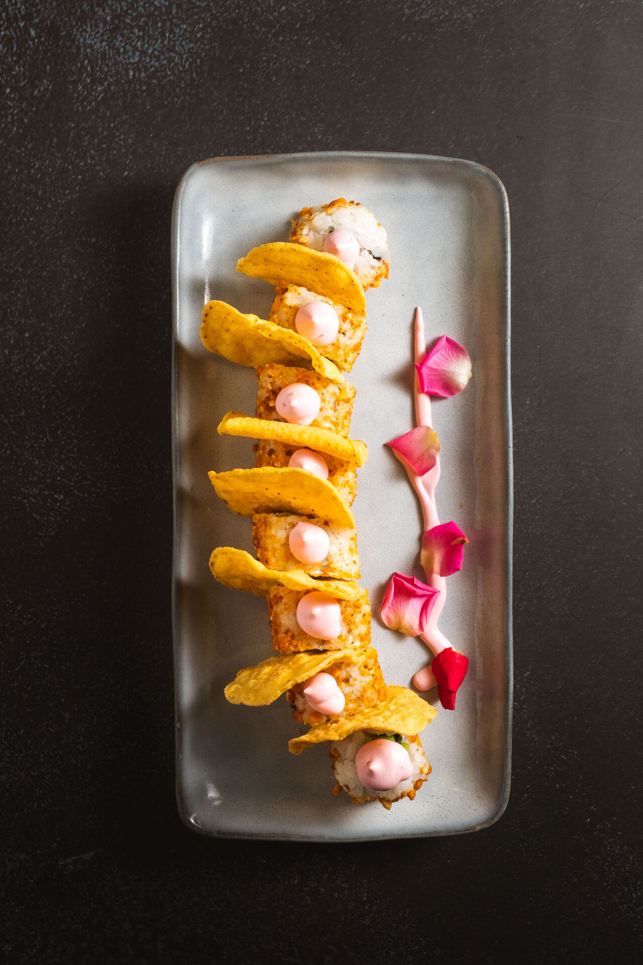 Roll vegetal cabra con frutos secos