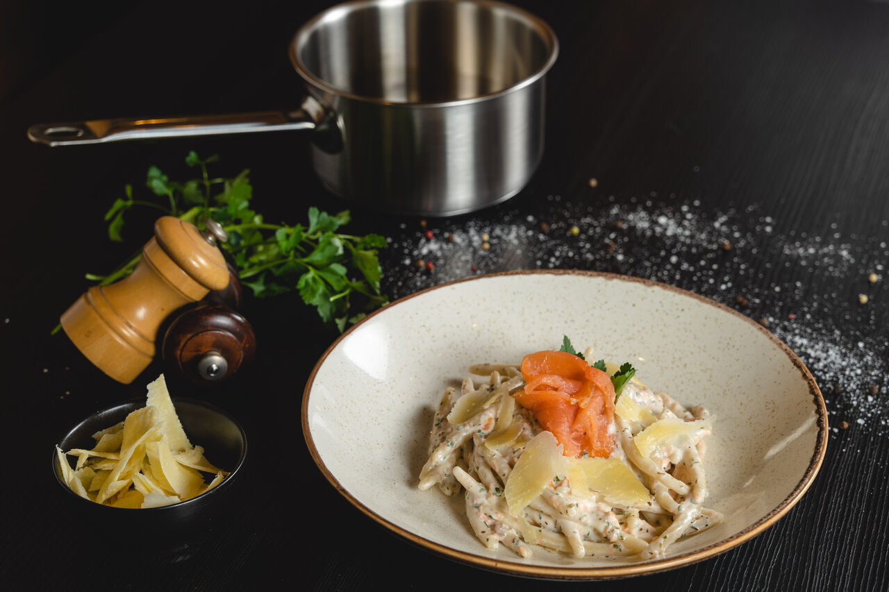 Pljukanci s dimljenim lososom